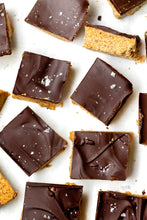 Load image into Gallery viewer, APRIL 2022 Recipe & Meal Guide